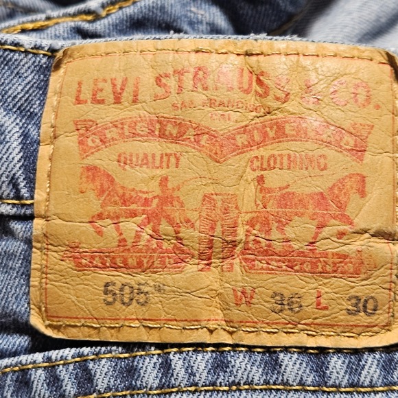 Levi's Womens 505 Regular Fit Jeans Fruits Hand Painted 36x30 Medium Wash Custom - Picture 3 of 9